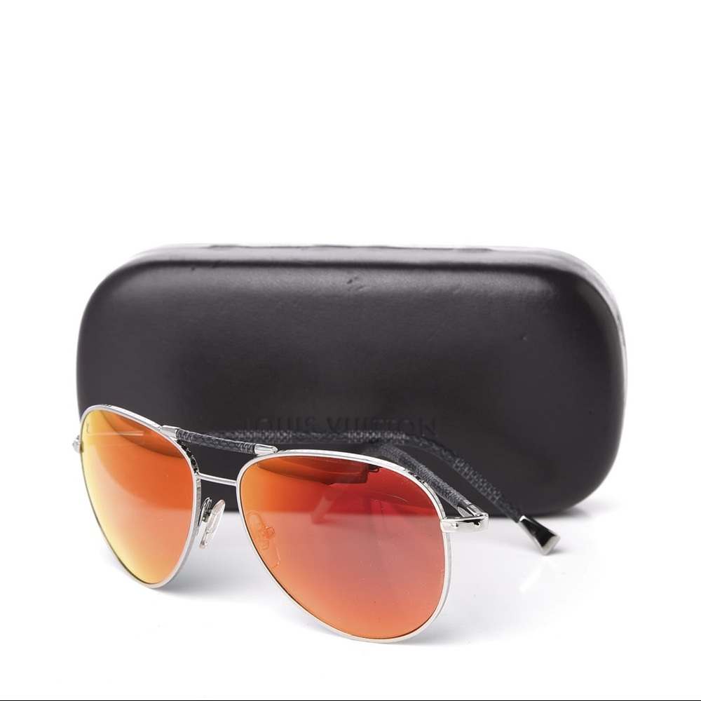 LOUIS VUITTON. Pilote Aviator Sunglasses Z0791U Silver